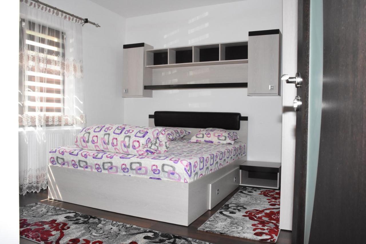 Hotel Apartament Eldya Comfort&Suites Предеал Екстериор снимка