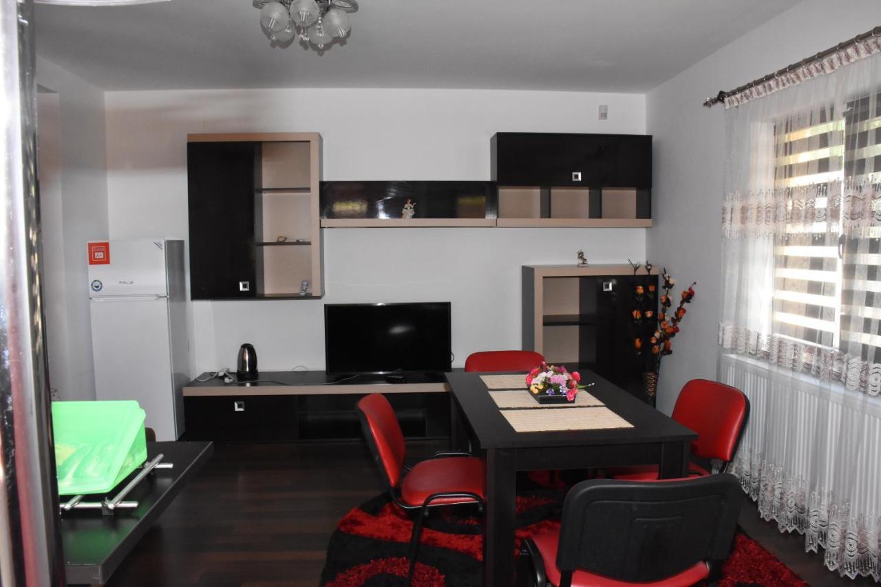 Hotel Apartament Eldya Comfort&Suites Предеал Екстериор снимка