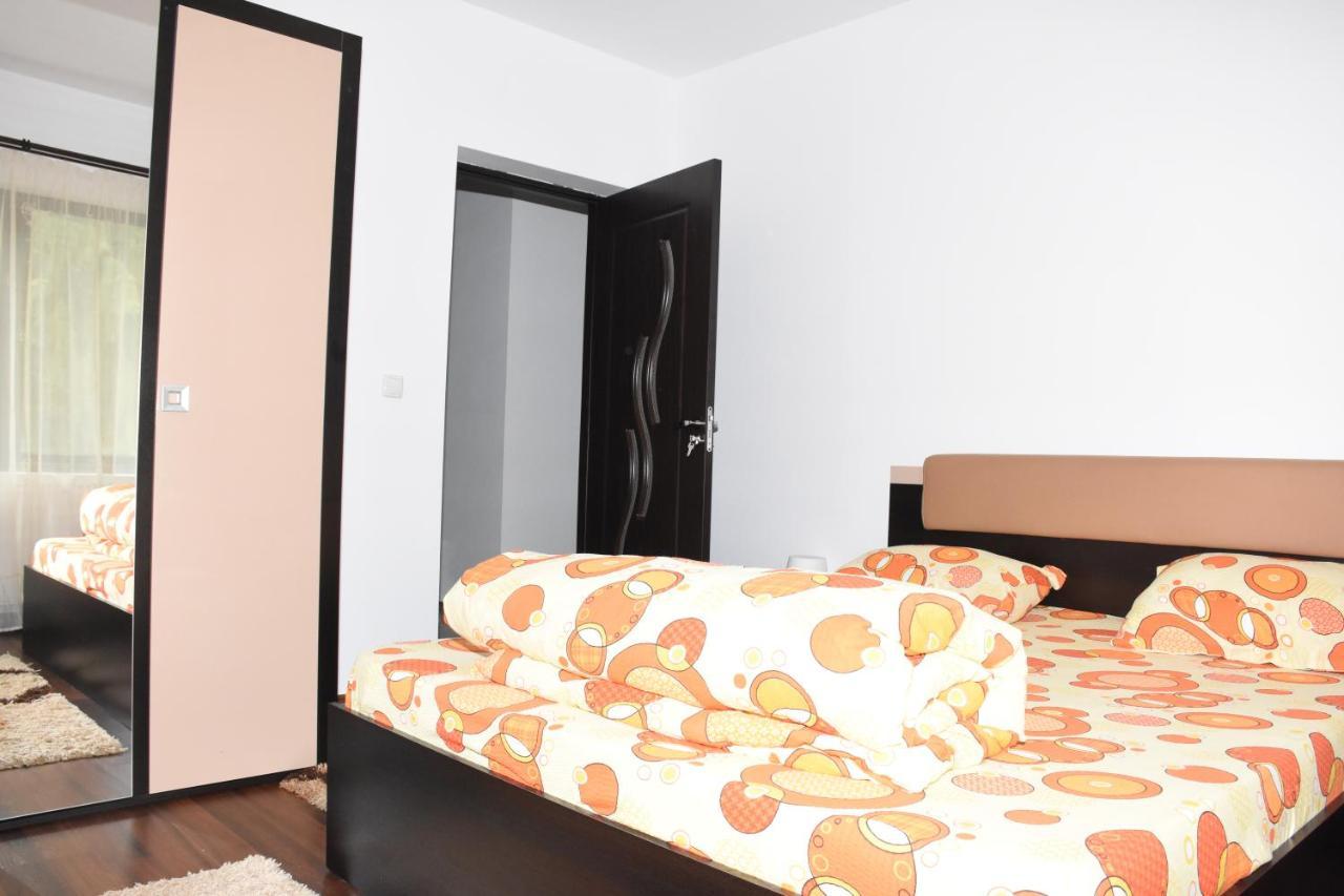 Hotel Apartament Eldya Comfort&Suites Предеал Екстериор снимка