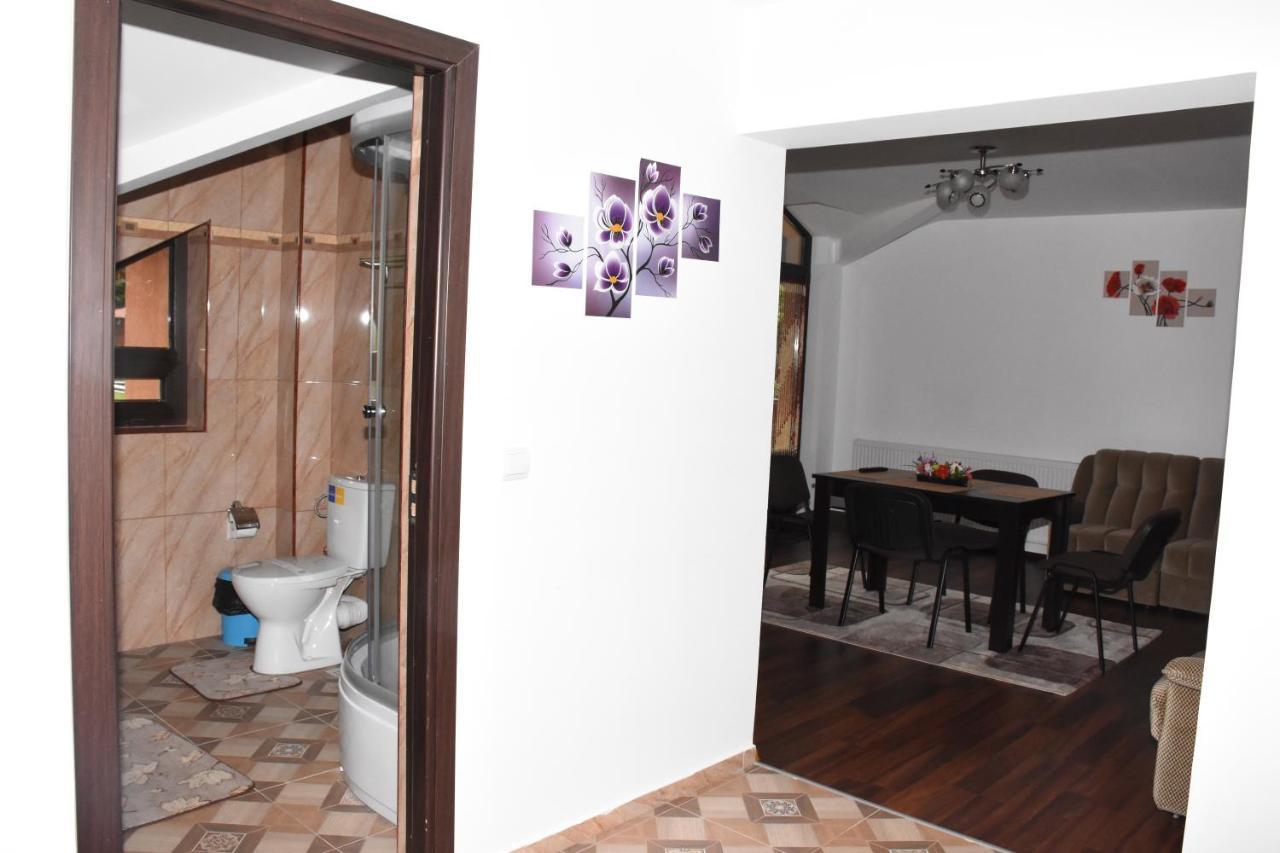 Hotel Apartament Eldya Comfort&Suites Предеал Екстериор снимка