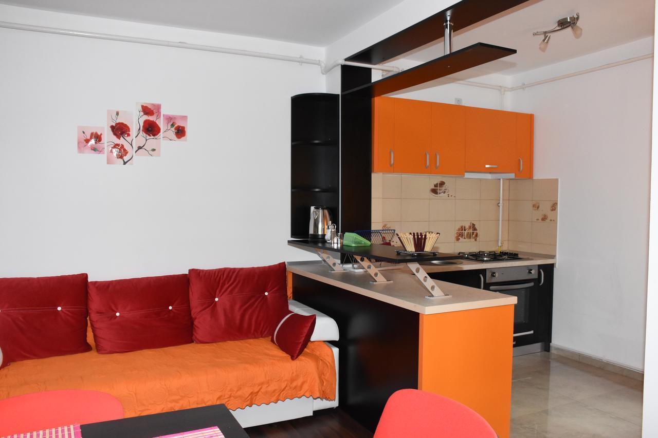 Hotel Apartament Eldya Comfort&Suites Предеал Екстериор снимка