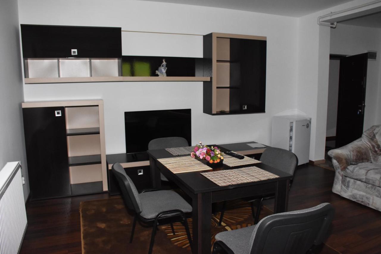 Hotel Apartament Eldya Comfort&Suites Предеал Екстериор снимка