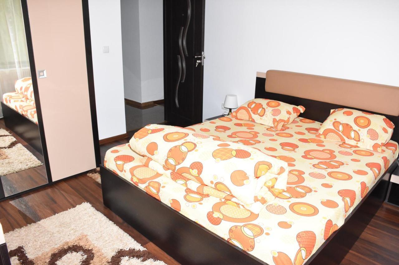 Hotel Apartament Eldya Comfort&Suites Предеал Екстериор снимка
