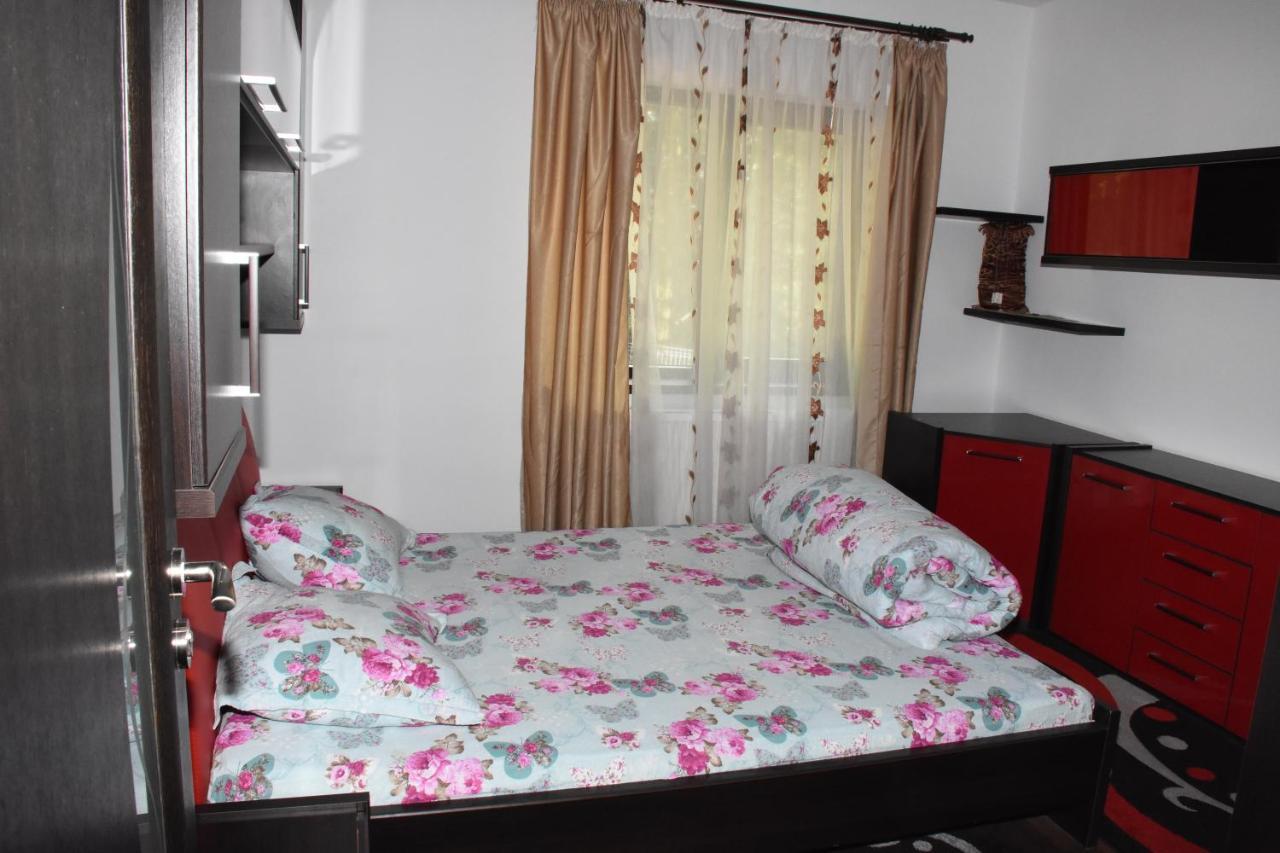 Hotel Apartament Eldya Comfort&Suites Предеал Екстериор снимка