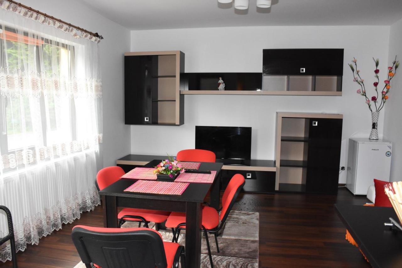 Hotel Apartament Eldya Comfort&Suites Предеал Екстериор снимка