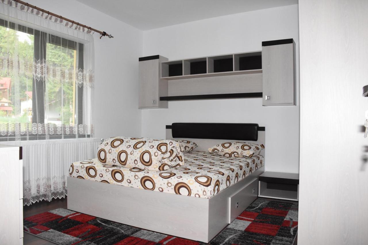 Hotel Apartament Eldya Comfort&Suites Предеал Екстериор снимка