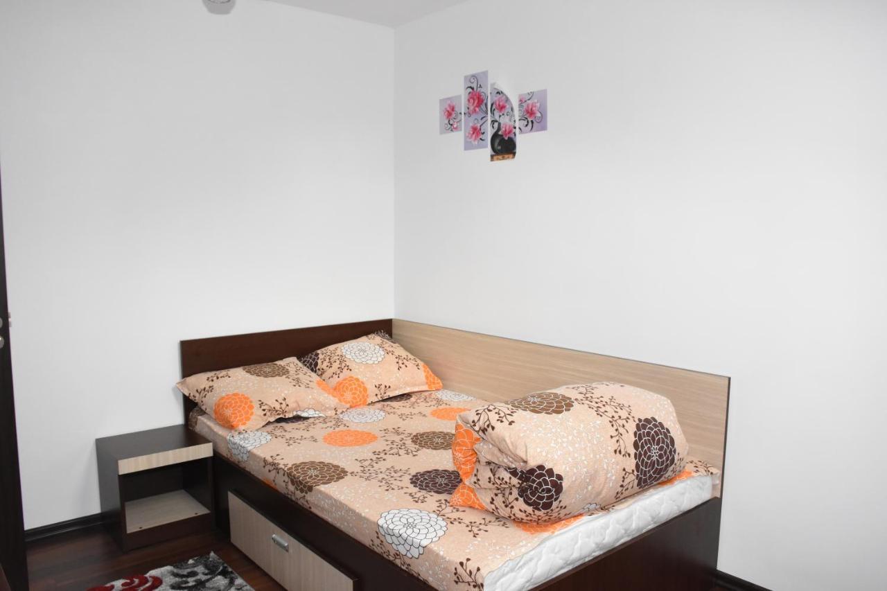 Hotel Apartament Eldya Comfort&Suites Предеал Екстериор снимка