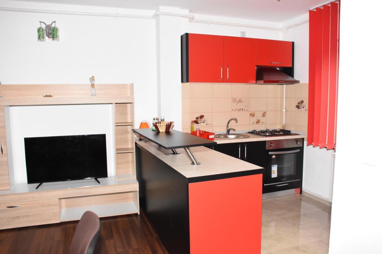 Hotel Apartament Eldya Comfort&Suites Предеал Екстериор снимка