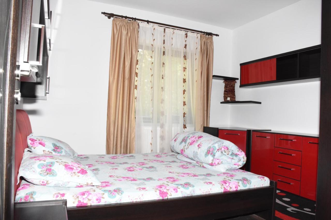 Hotel Apartament Eldya Comfort&Suites Предеал Екстериор снимка