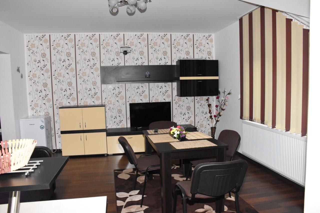 Hotel Apartament Eldya Comfort&Suites Предеал Екстериор снимка