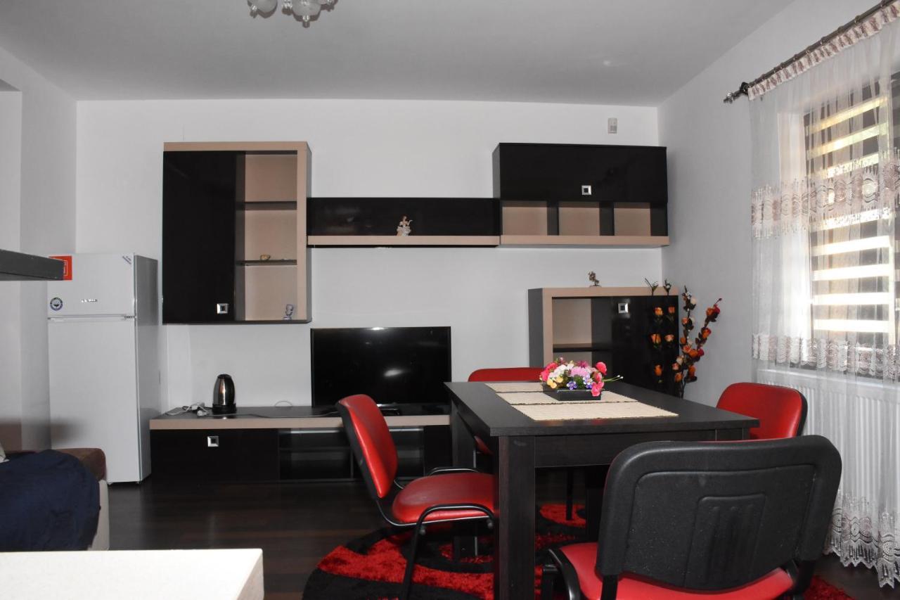 Hotel Apartament Eldya Comfort&Suites Предеал Екстериор снимка